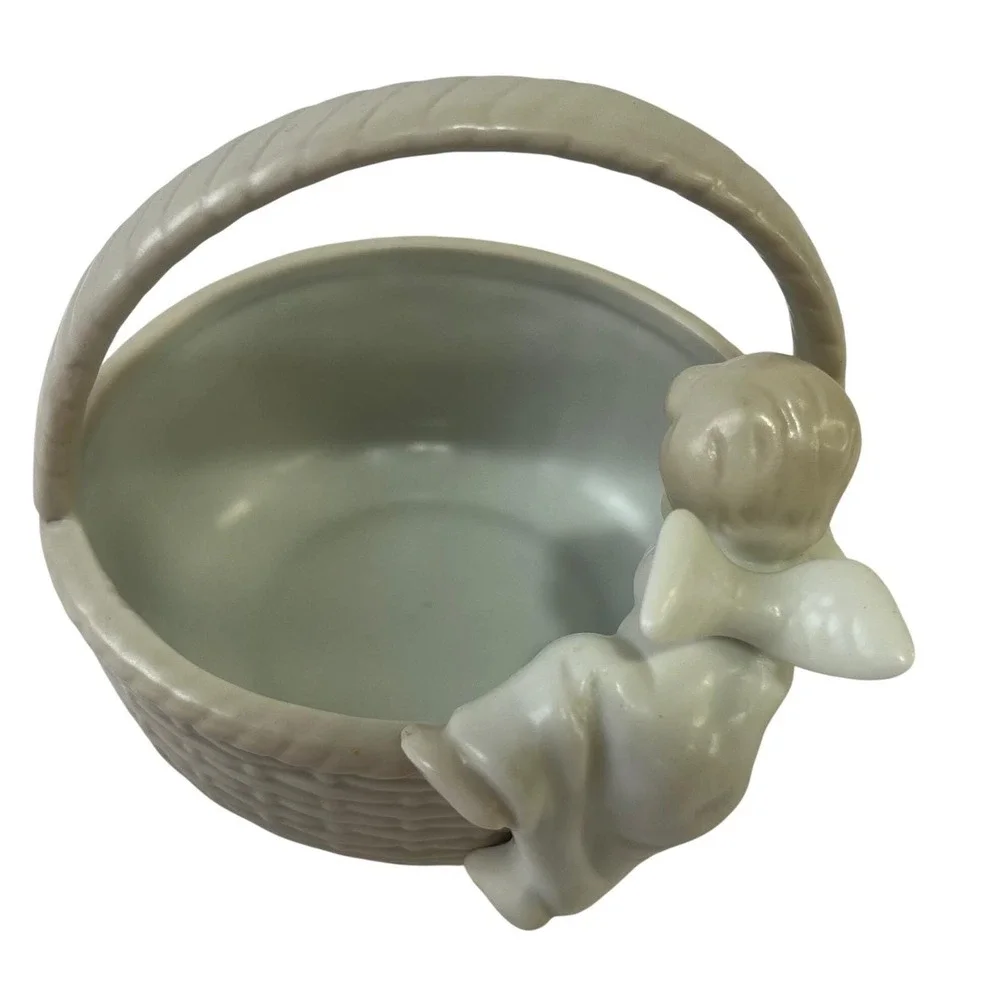 VTG 1983 Fitz & Floyd Porcelain Basket With Angel‎ Cherub Climbing Onto Edge